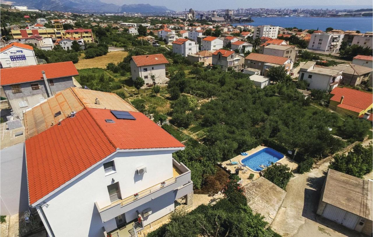 1 Bedroom Nice Apartment In Kastel Sucurac Kastela Ngoại thất bức ảnh